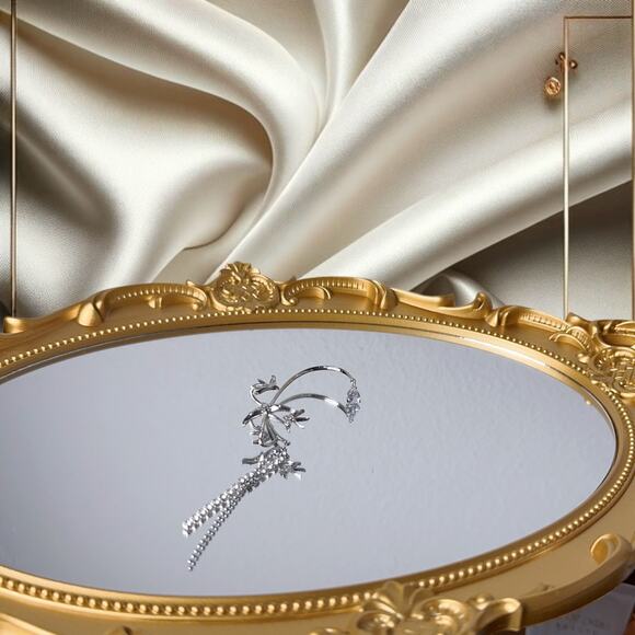 Ear Clip with Swallow and Tassel Accents (Right) - Picture 3 of 5